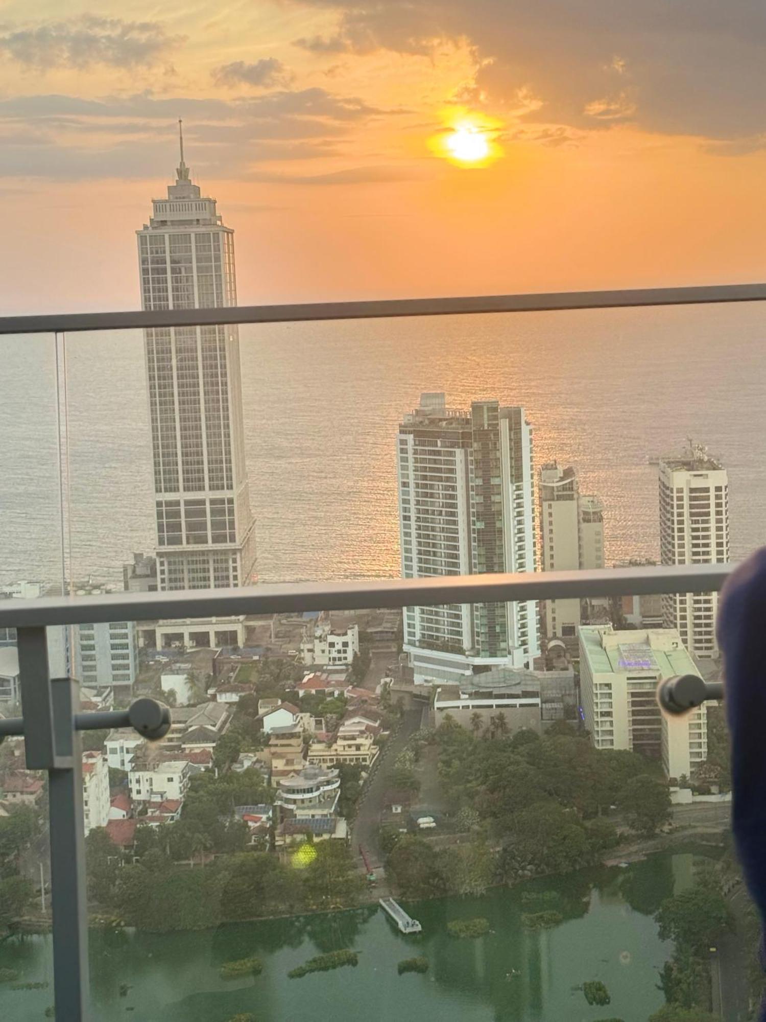 Altair Luxury Colombo By Miracle Exterior foto